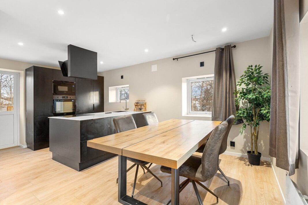 real-estate-8823218_1280